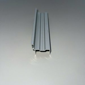 Nhôm hèm vách vệ sinh khe 12mm